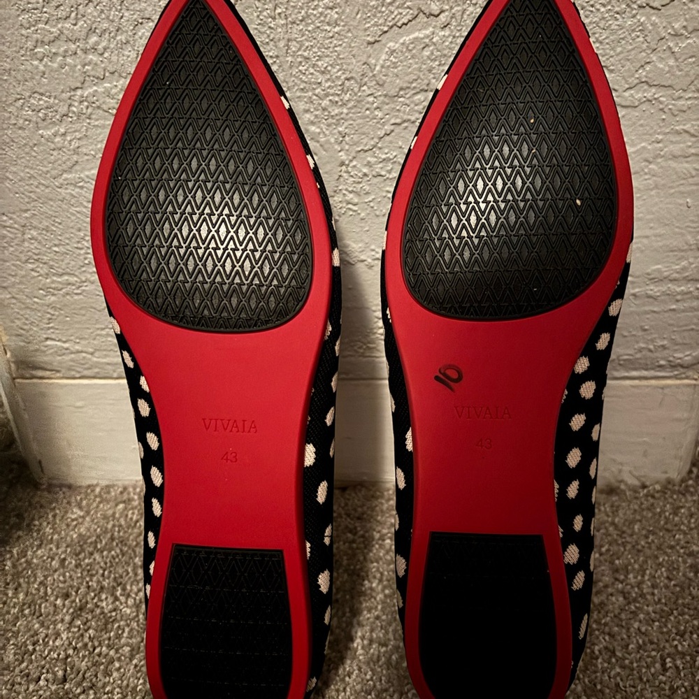 Vivaia Aria Abstract Black and White Polka Dot Flats Red Sole Size 43 US 11 EUC - Picture 2 of 4